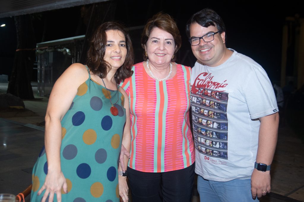 
				Carla Lustosa, Ana Maria Lima e Pedro Borges Neto 
				