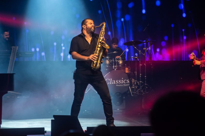 Love songs - Maurício Manieri encanta o público com megashow “Classics” no Teatro RioMar Fortaleza