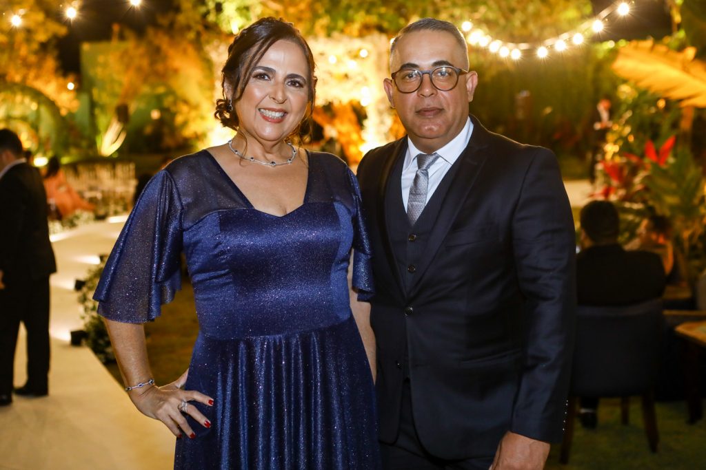 Claudia Castelo Branco E Devanir Junior