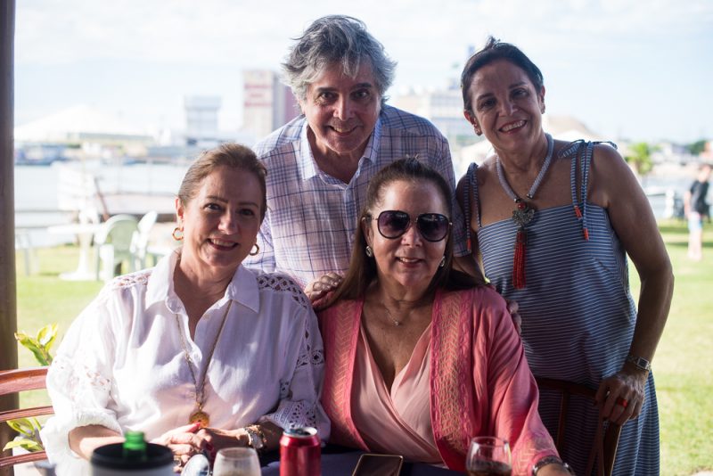 A todo o Pano - Larissa Leite, Pedro Garcia e Eduardo Valença comandam a animação no Iate Clube