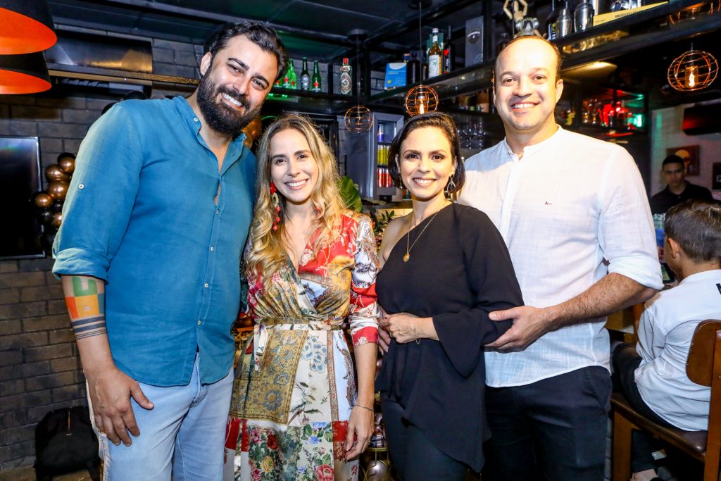 Dan Barroso, Carolina Pires, Sarah E Emanoel Mota