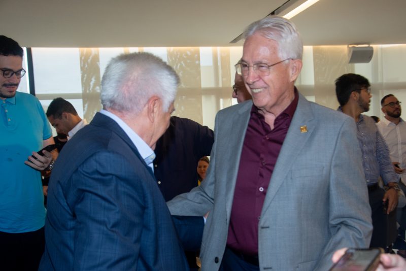 Negócios - Deusmar Queirós participa de almoço empresarial da AJE Fortaleza na Casa da Indústria