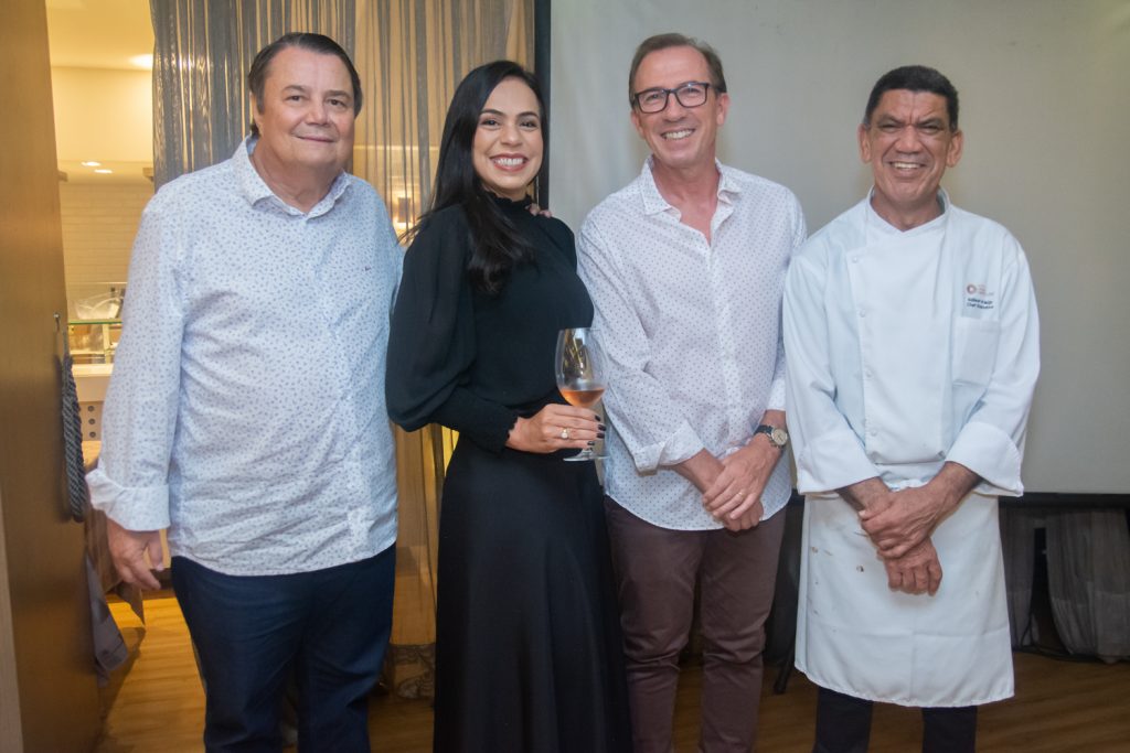 Dionisio Barsi, Jardenia Siqueira, Philippe Godefroit E Chef Edilson Araujo