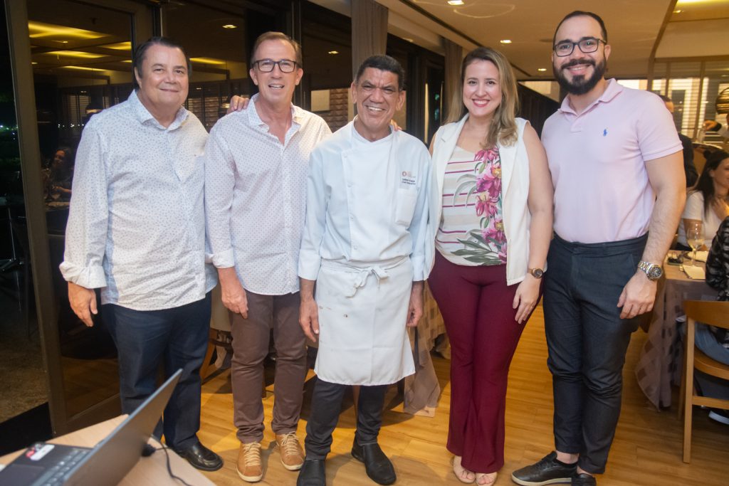 Dionisio Barsi, Philippe Godefroit, Chef Edilson Araujo, Izakeline Ribeiro E Italo Borges