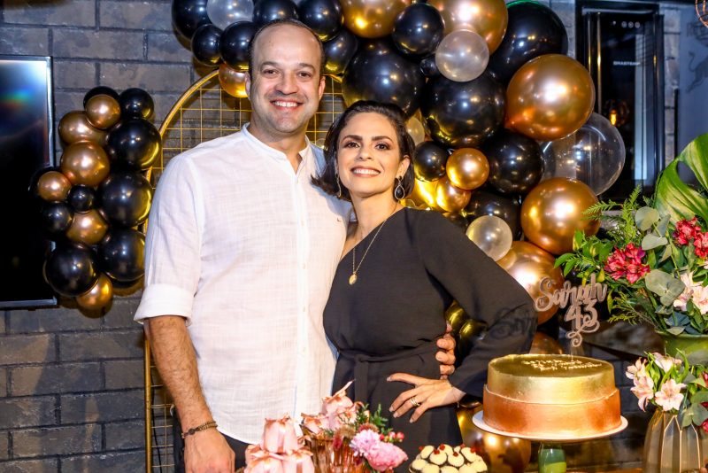 Sessão Happy Birthday - Em clima de alegria e alto-astral, Sarah Mota celebra troca de idade no Coktelitas