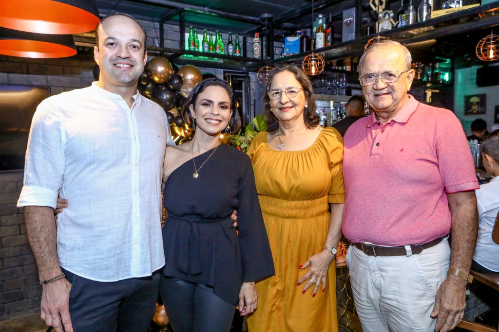 Emanoel, Sarah, Isabel E Eneias Mota (1)