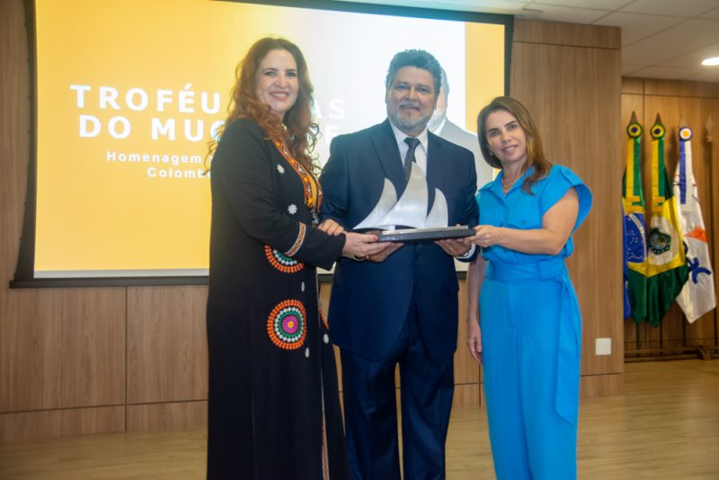 Reconhecimento - Colombo Cialdini é agraciado com o Troféu Velas do Mucuripe