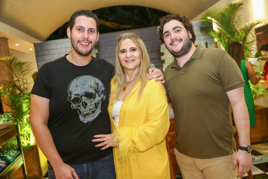 Gabriel, Moragna E Luciano Dias Branco