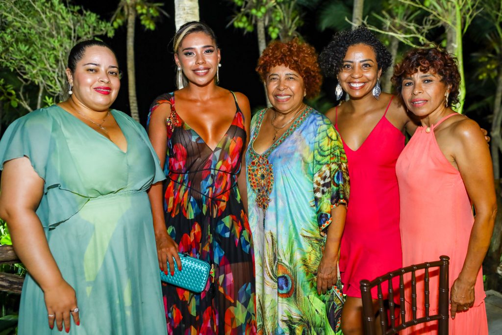 Hebenia Feitosa, Thais Sousa, Celma Pereira, Jana Costa E Nair Pereira