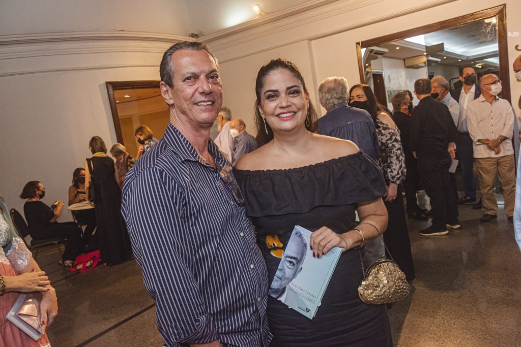 Heladio Azevedo E Roberta Teles