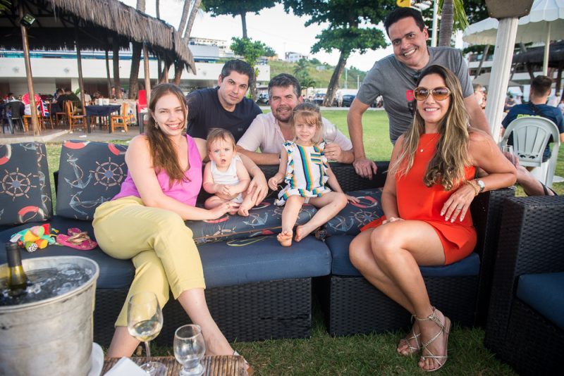 A todo o Pano - Larissa Leite, Pedro Garcia e Eduardo Valença comandam a animação no Iate Clube