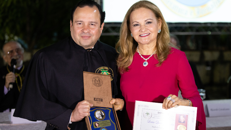 Igor Queiroz Barroso Lenise Queiroz Rocha Medalha Rachael De Queiroz Unifor