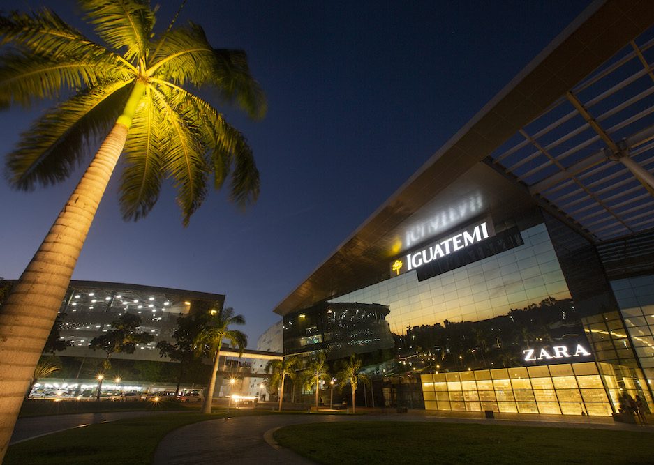 Shopping Iguatemi Bosque promove sessão de autógrafos com campeões mundiais de bodyboarding Shopping Iguatemi Bosque promove sessão de autógrafos com campeões mundiais de bodyboarding