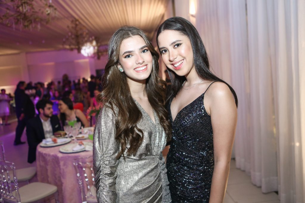 Ines Benevides E Gisele Fujita