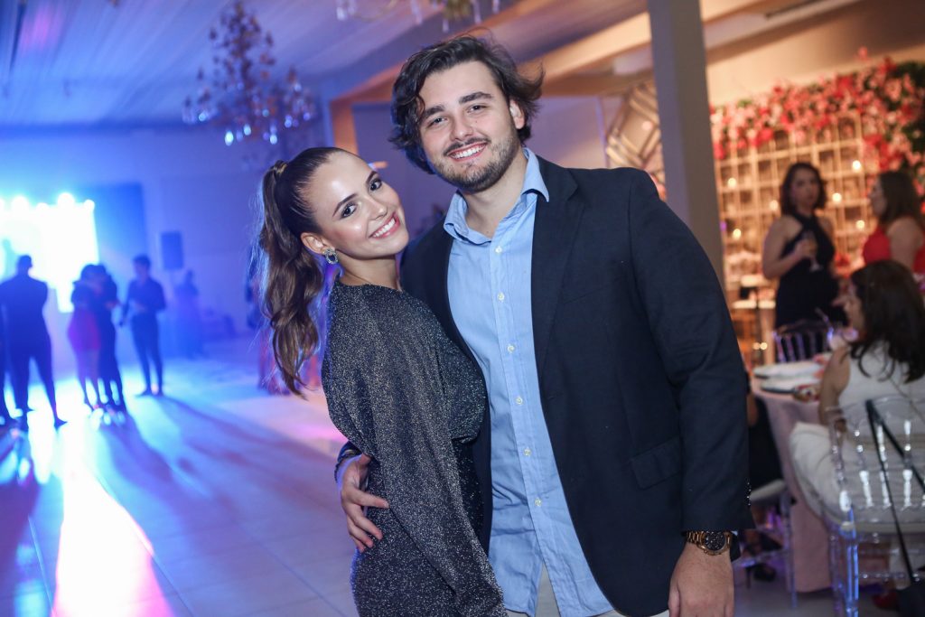 Julia Flor E Victor Aguiar