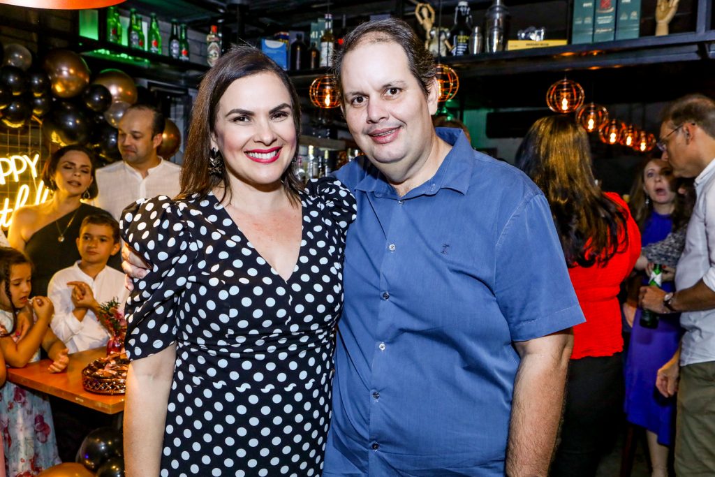 Karine Mendonça E Gilberto Braga