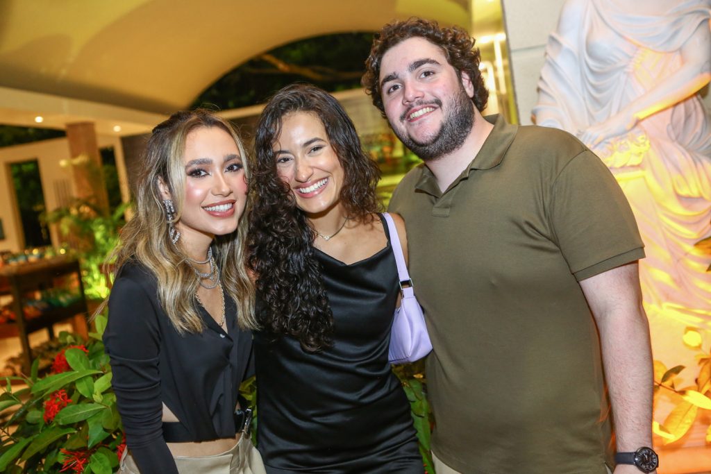 Lissa Dias Branco,beatriz Alaide E Luciano Dias Branco