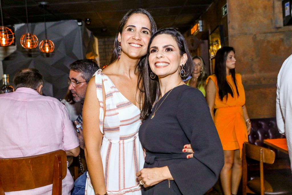 Lissa Linhares E Sarah Mota