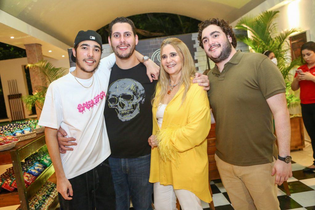 Luca, Gabriel, Morgana E Luciano Dias Branco