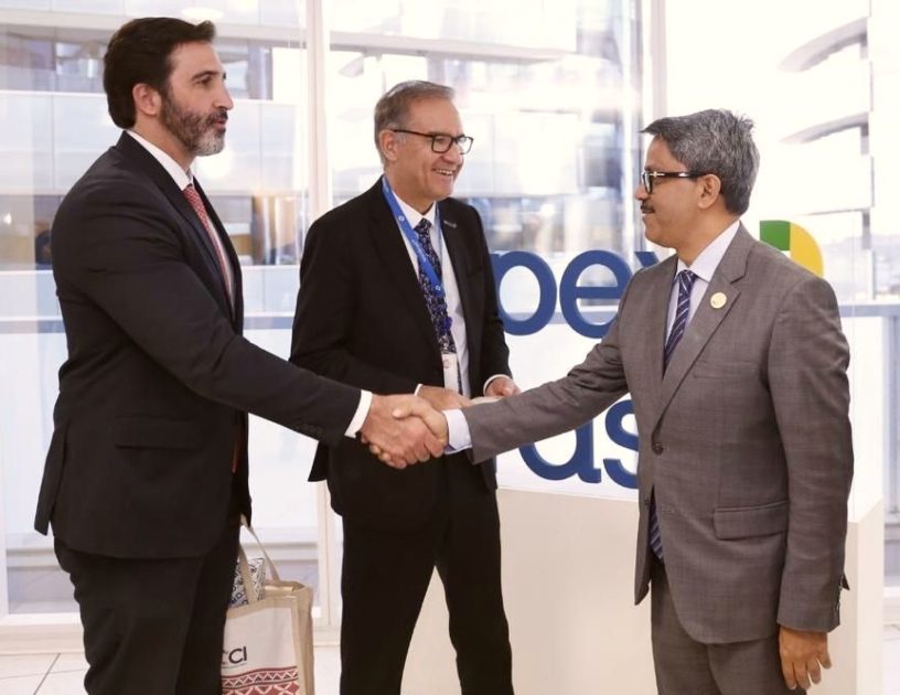 Lucas Fiuza busca estreitar as relações comercias com o Governo de Bangladesh Lucas Fiuza busca estreitar as relações comercias com o Governo de Bangladesh