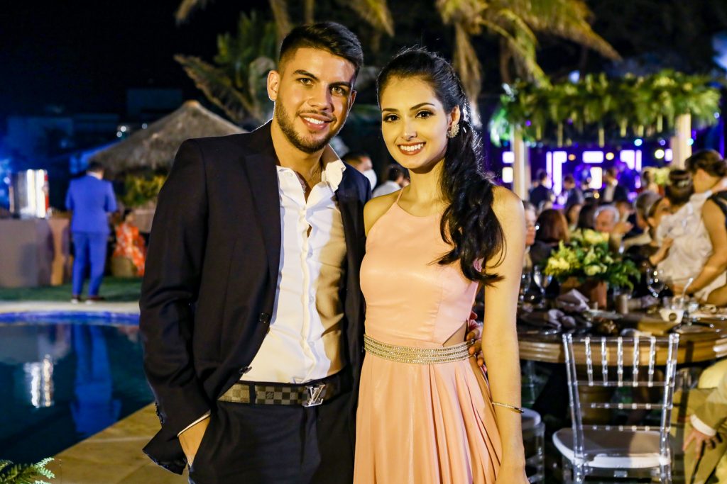 Lucas Rogerio E Mariana De Francesco