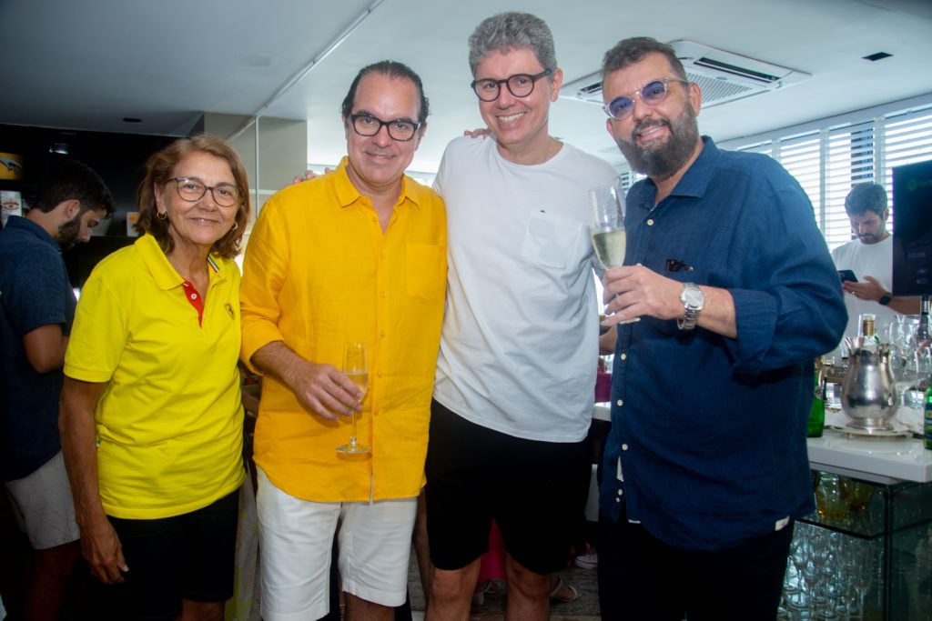 
				Lucia Holanda, Leonardo Albuquerque, Augusto Albuquerque e Danilo Arruda 
				