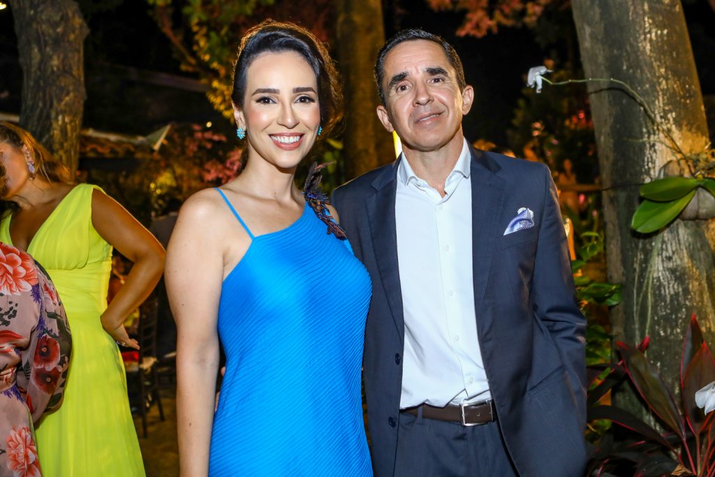 Luciana Lobo E Julio Sariva
