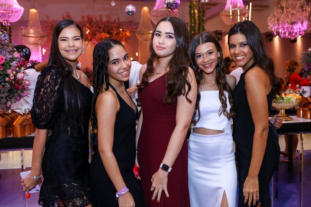 Luiza Diogenes, Linda Castelo Branco, Giovana Madero, Sofia Miranda E Geovana Martins