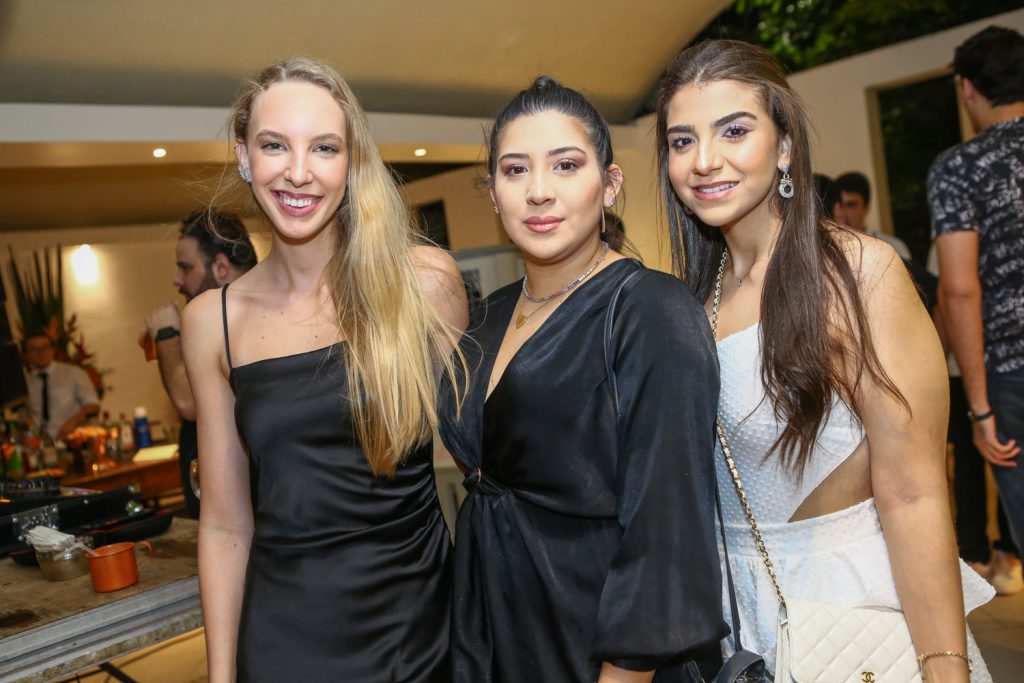 Manoela Catunda, Vitoria Liz E Caroline Cavante