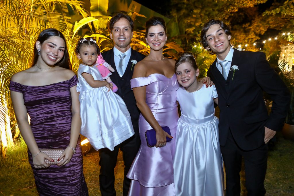 Marcela, Stela, Tuta, Paula, Luiza E Matheus Sancho