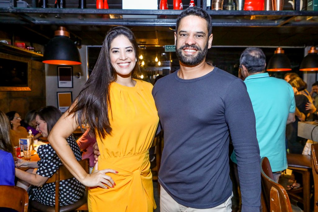 Marcia Pontes E Diego Machado