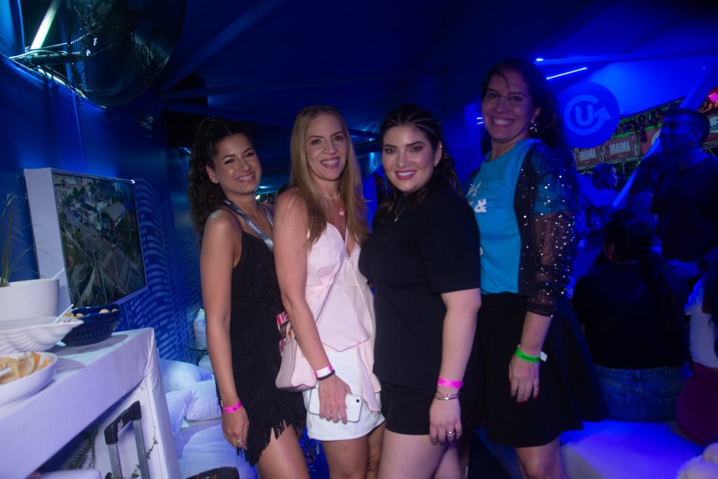 Maria Clara E Christiane Cals, Tanara Joca E Adriana Cals