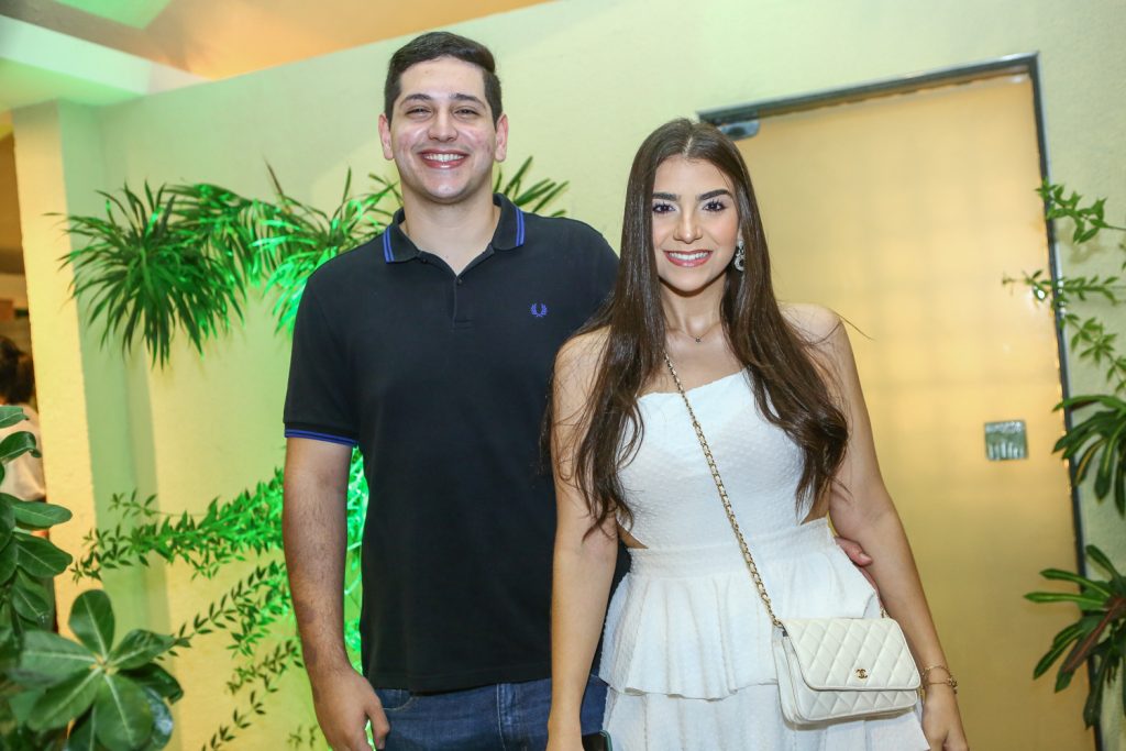 Michel Baccach E Caroline Cavalcante