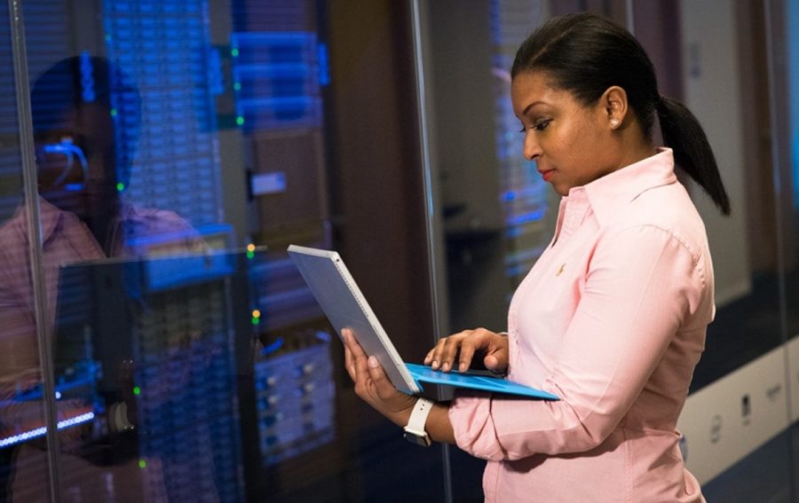 B3 abre novo programa de treinamento para mulheres na área de tecnologia B3 abre novo programa de treinamento para mulheres na área de tecnologia