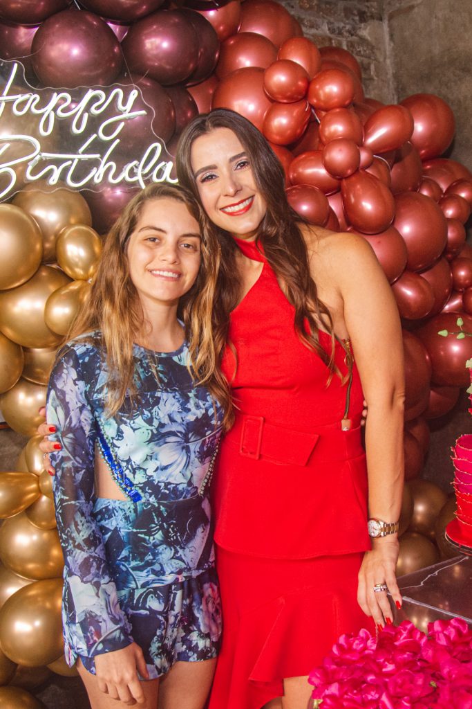 Nicole E Vivian Barbosa (1)