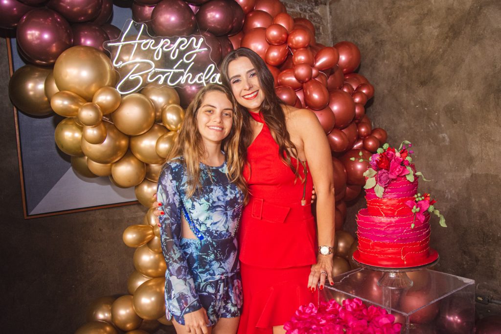 Nicole E Vivian Barbosa (2)
