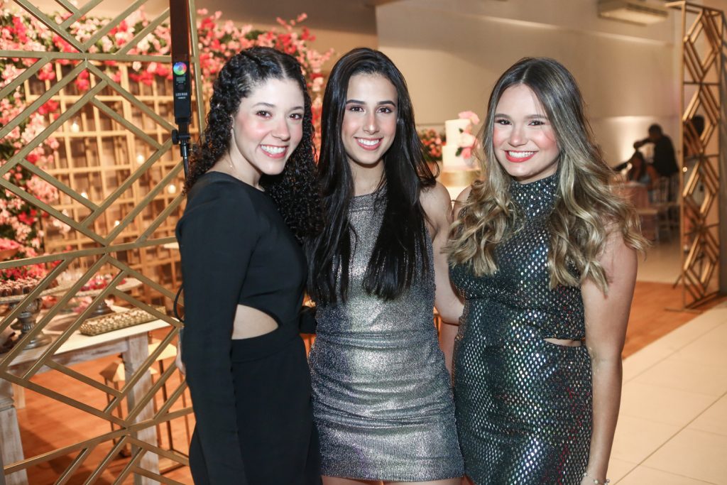 Nina Fairbanks,manoela Campos E Maria Eduarda Makan