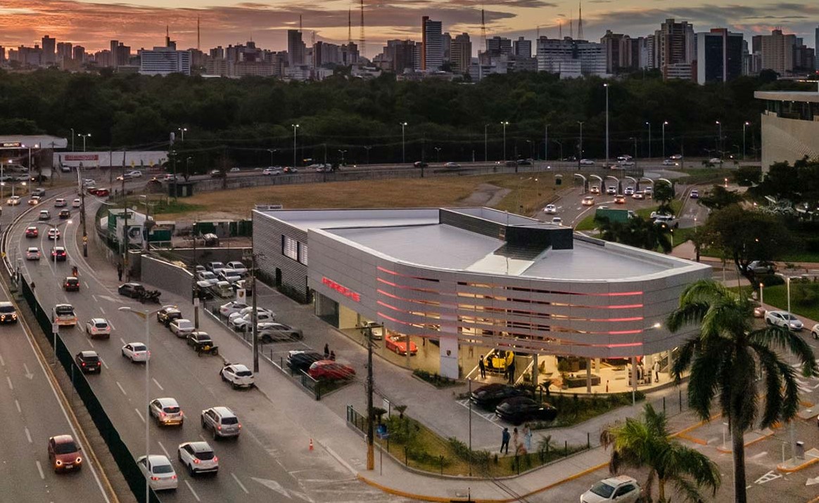 Porsche Center Fortaleza celebra um ano de Ceará e como presente torna-se líder neste primeiro semestre