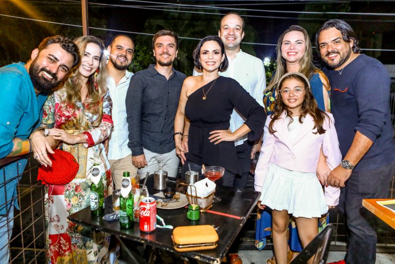 Sessão Happy Birthday - Em clima de alegria e alto-astral, Sarah Mota celebra troca de idade no Coktelitas