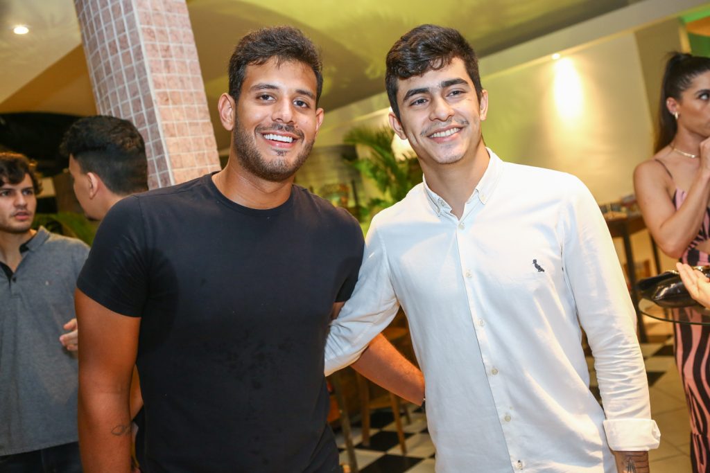 Pedro Luca E Davi Menezes