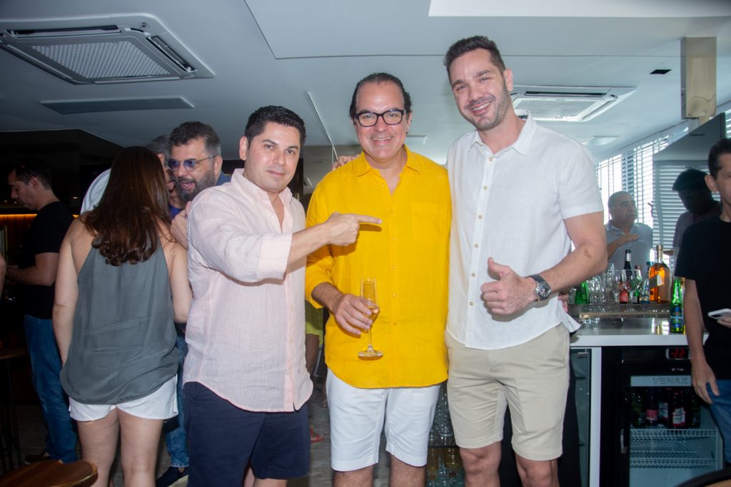 
				Pompeu Vasconcelos, Leonardo Albuquerque e Guilherme Bismarck 
				