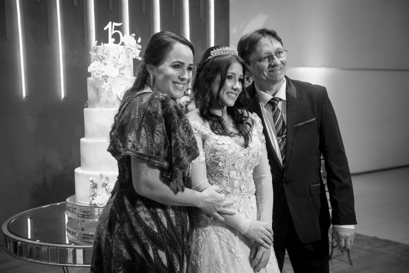 Début - Alice Bastos celebra seus 15 anos com uma bela festa articulada por seus pais