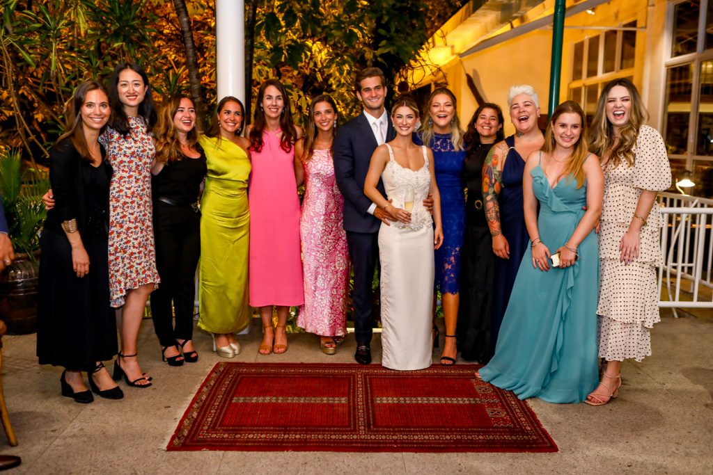 Ravi E Bruna Com Amigos (3)