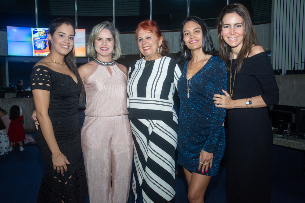 Rayssa Vieira, Mayra Thé, Fatima Duarte, Patricia Gomes E Gisele Studart