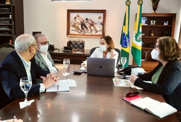 Governo do Ceará e FIEC fecham parceria para qualificação de jovens no Estado