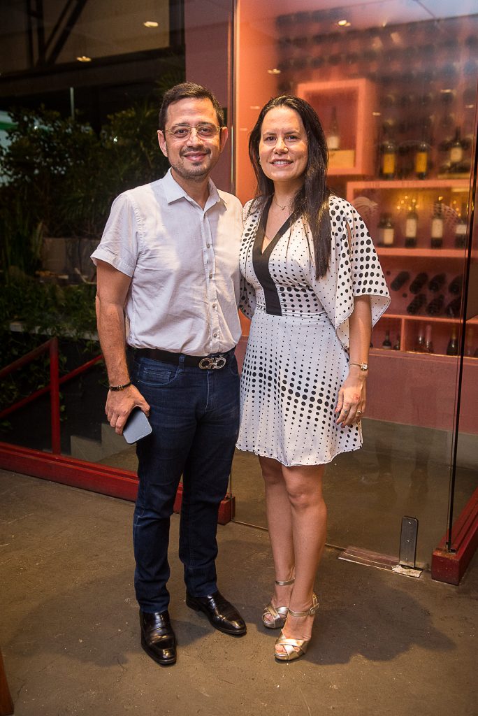
				Ricardo e Daniela Valente 
				