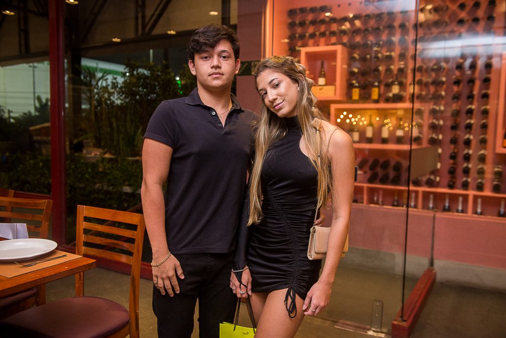 
				Ricardo Valente Neto e Ana Clara 
				