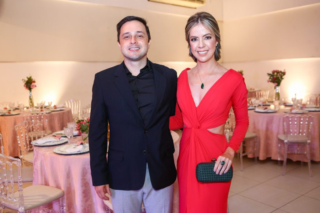 Ronaldo Ribeiro E Anaelise Cardoso