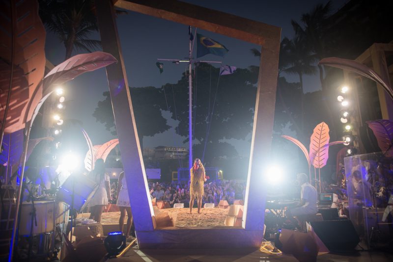 Prainha da Claudinha - Claudia Leitte solta a voz e encanta o Iate Clube com seu show no sábado do Fortal