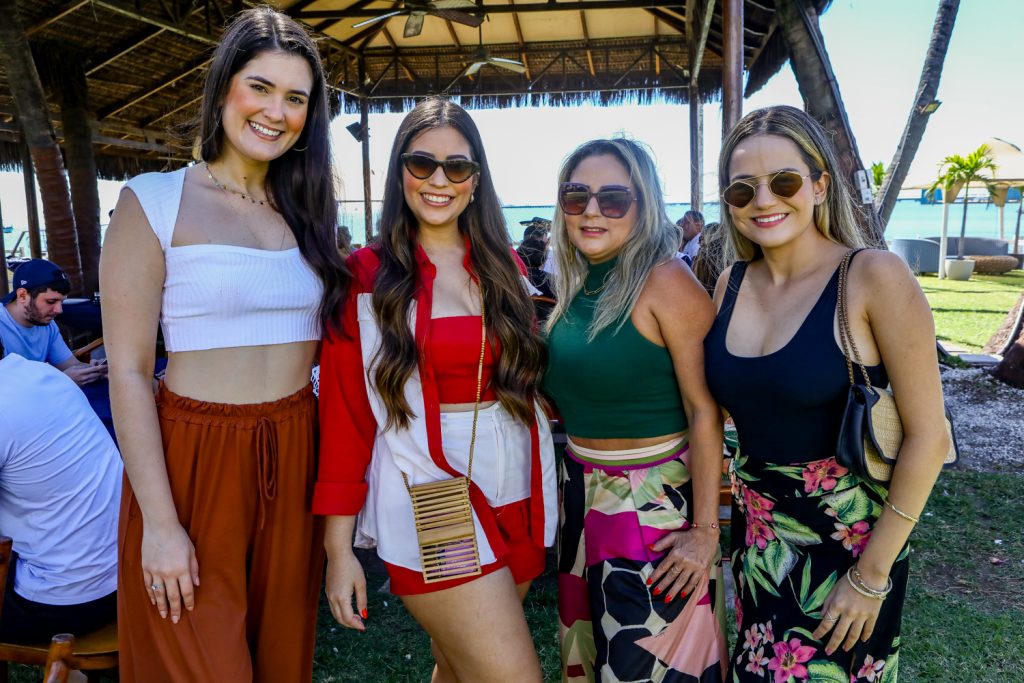 Tais Escossio, Gabriela Oliveira, Isabel Escossio E Rayana Araujo
